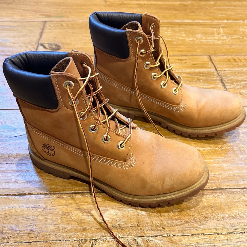 Timberland Classic Premium Boots 💛
